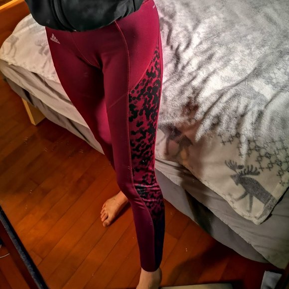 **SOLD**Adidas Red lepard print workout leggings - Picture 8 of 8